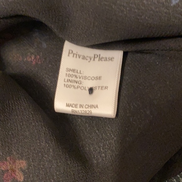 Privacy Please deep v neck open back bell long sleeves - Picture 9 of 10